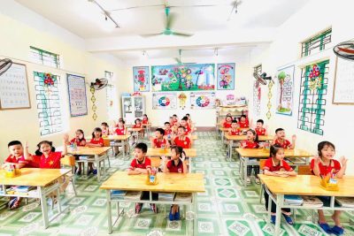 HOẠT ĐỘNG TRẢI NGHIỆM THAM QUAN TRƯỜNG TIỂU HỌC XÍCH THỔ CỦA CÁC BÉ 5–6 TUỔI
